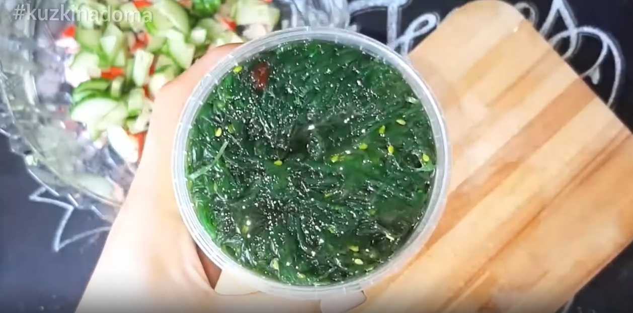 Salade de bâtonnets de crabe et de chuka - Étape 3