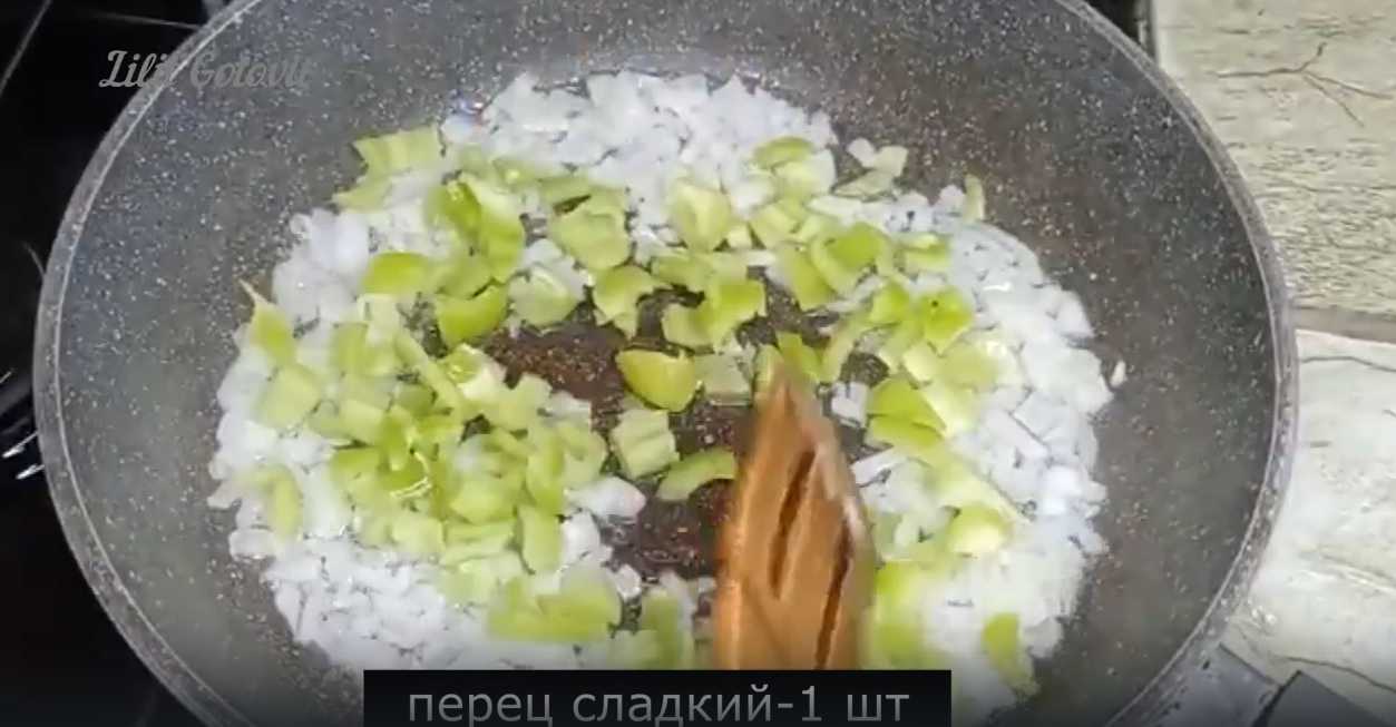 Pâtes végétariennes à la sauce tomate - Étape 2