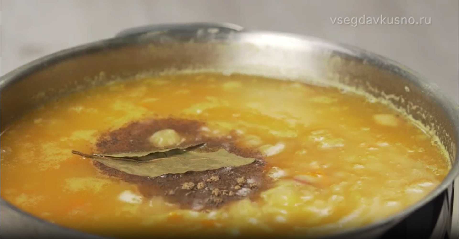 Soupe classique aux pois et viandes fumées - Étape 12