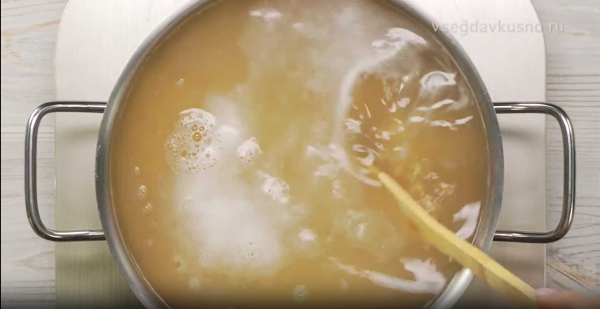 Soupe classique aux pois et viandes fumées - Étape 2