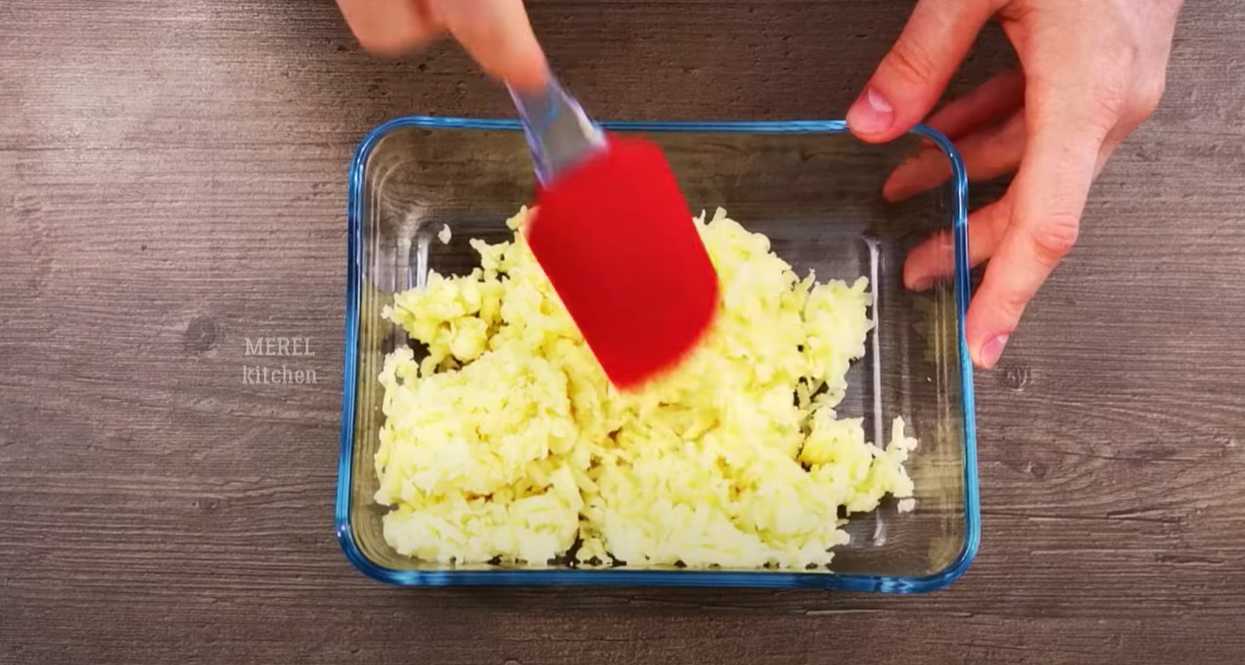 Hareng classique sous un manteau de fourrure - Étape 2