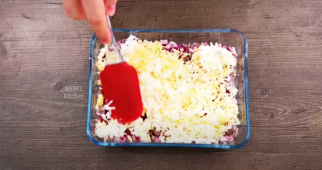 Hareng classique sous un manteau de fourrure - Étape 8