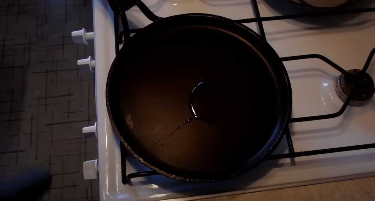 Crêpes au kéfir avec trous. Étape 7