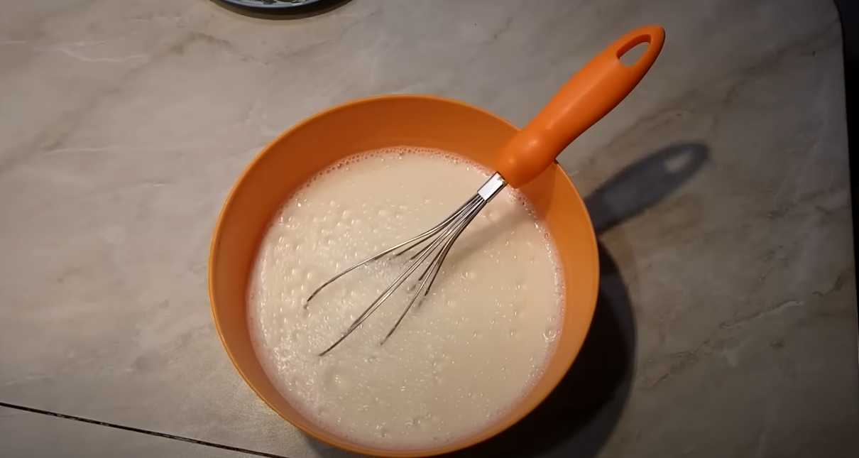 Crêpes au kéfir avec trous. Étape 5