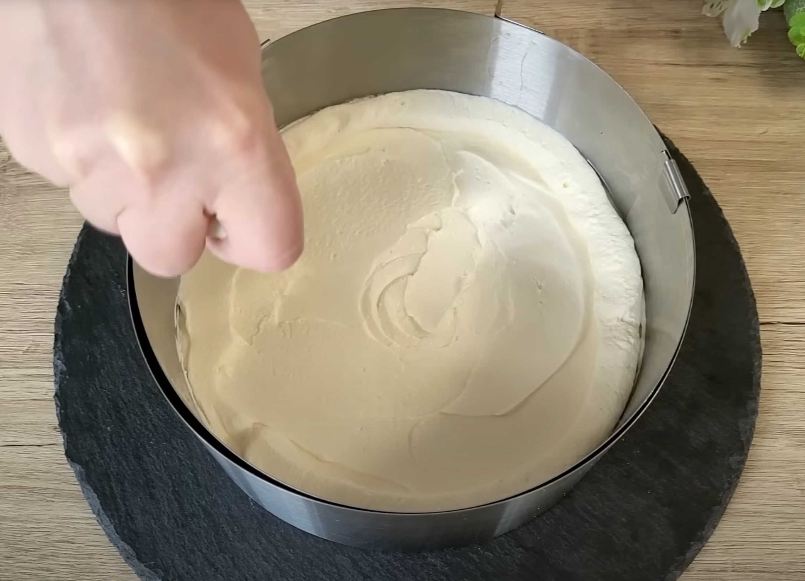 Gâteau Snickers au caramel et aux cacahuètes - Étape 14