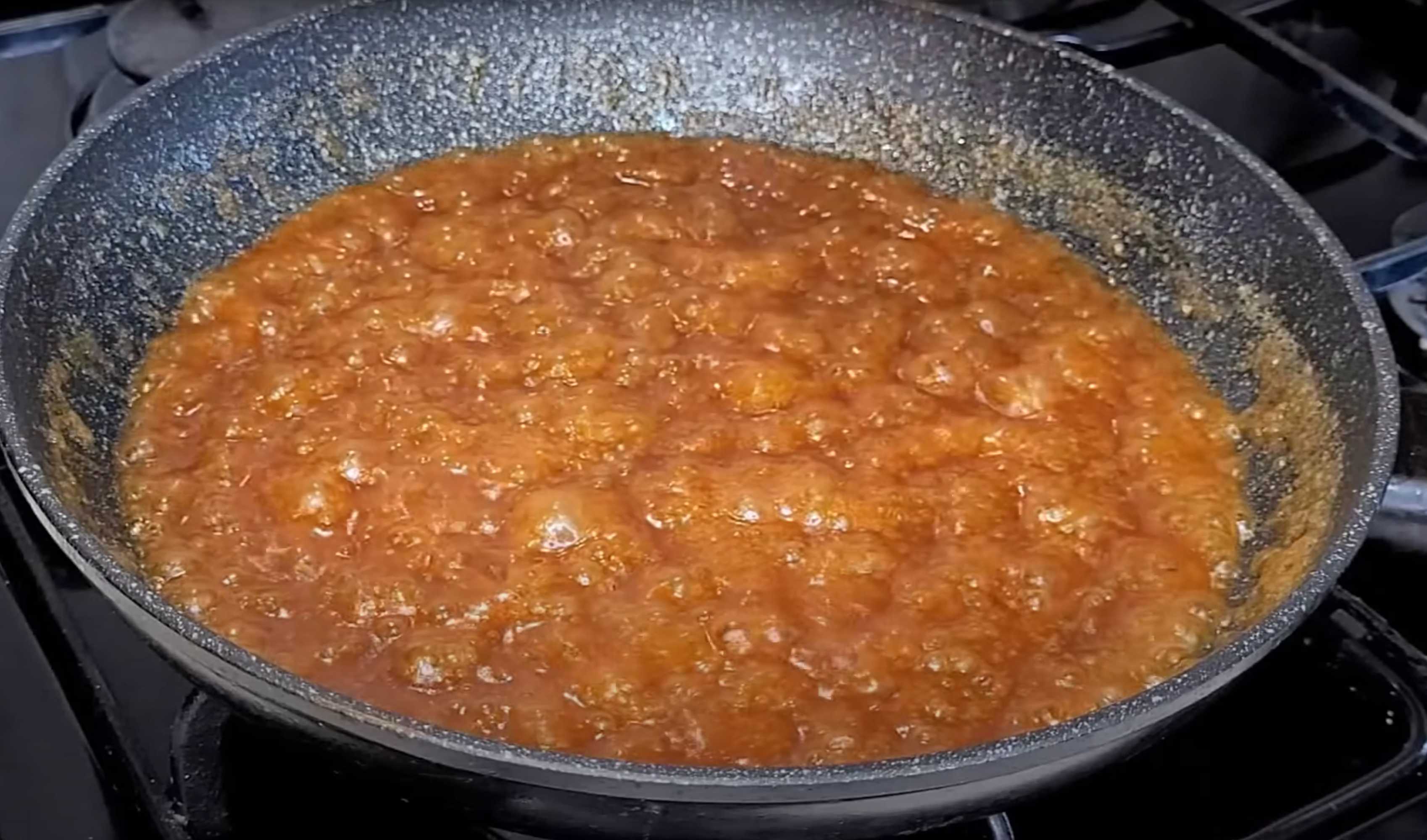 Gâteau Snickers au caramel et aux cacahuètes - Étape 8