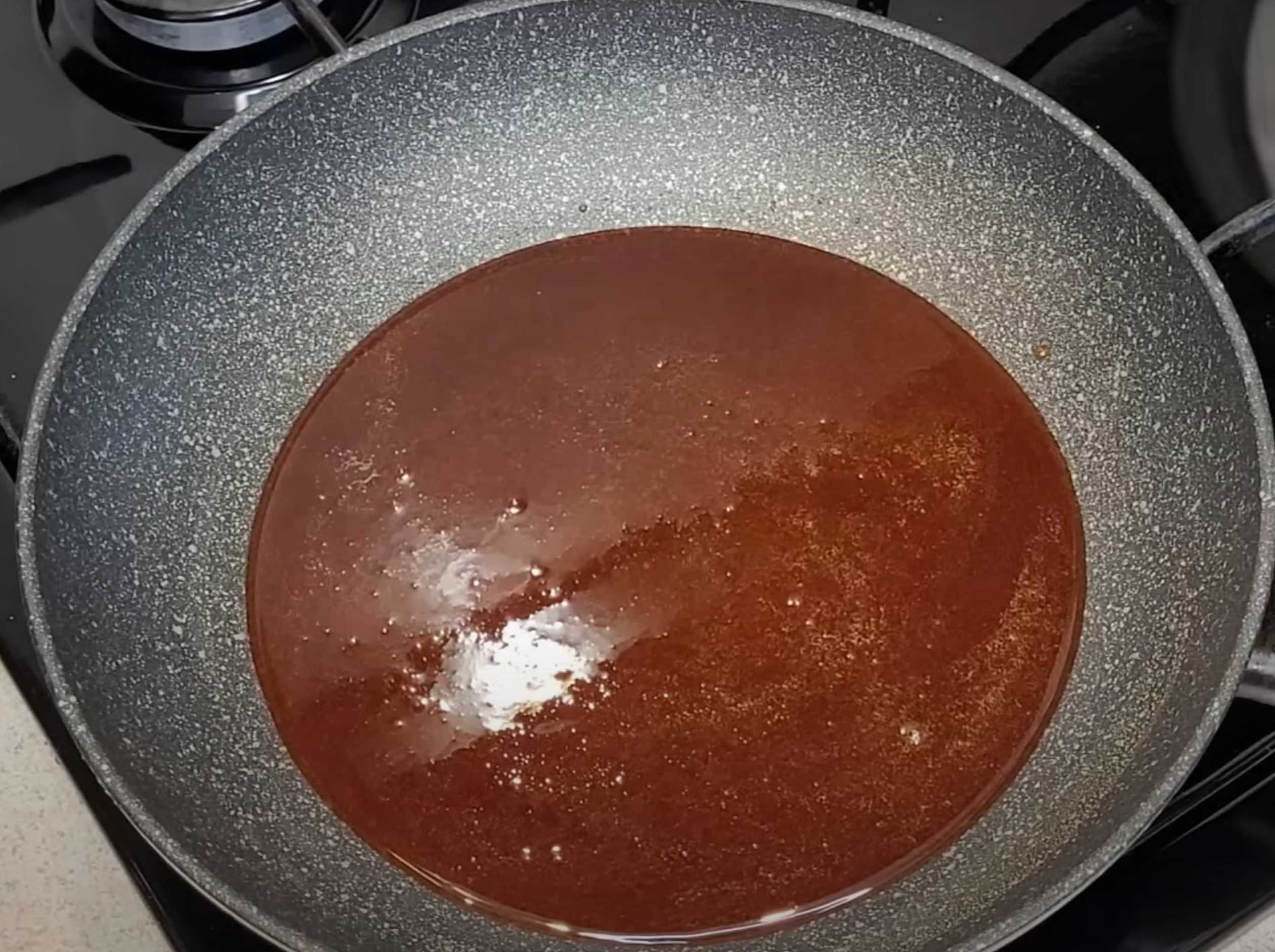 Gâteau Snickers au caramel et aux cacahuètes - Étape 6