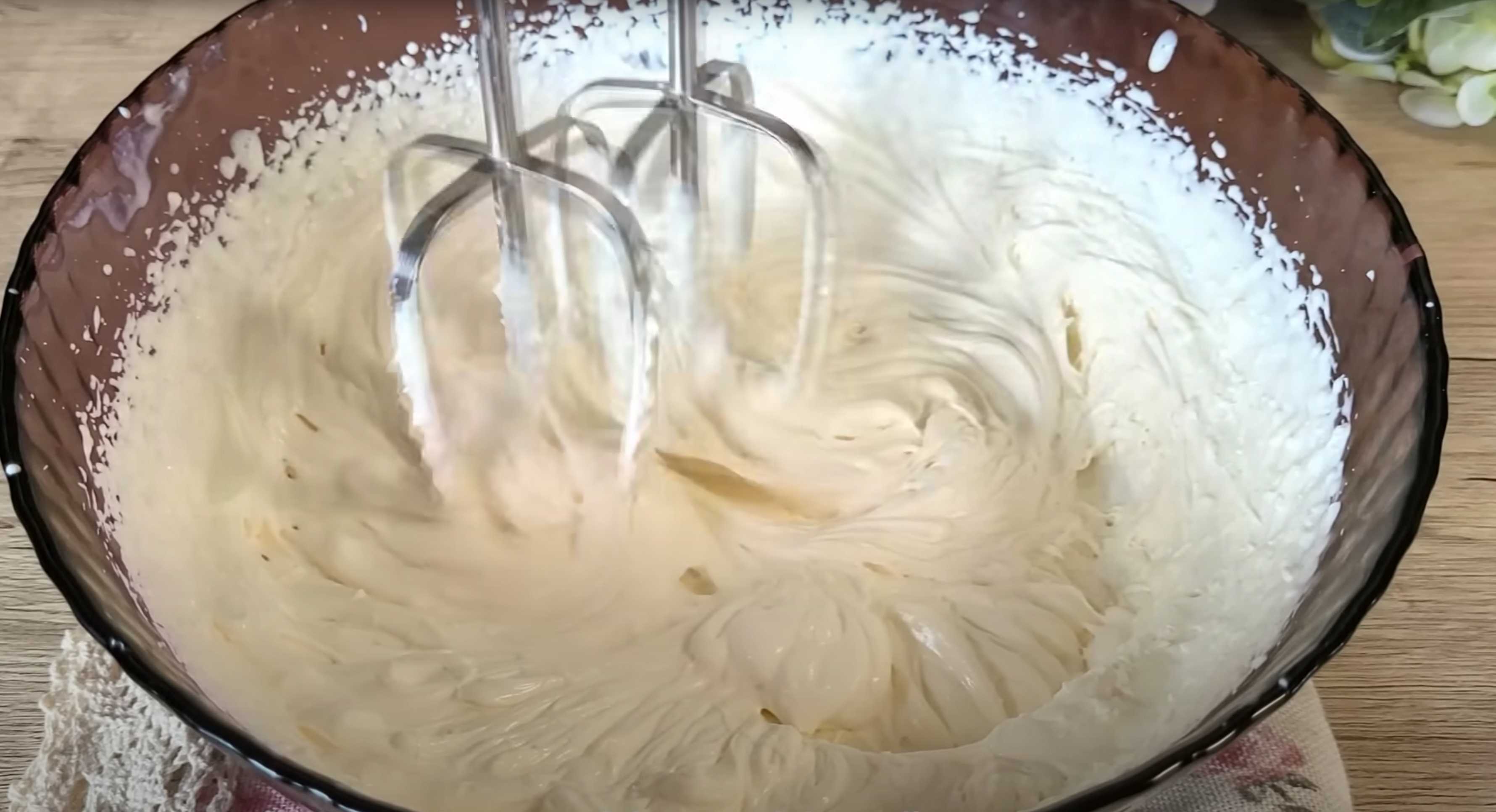 Gâteau Snickers au caramel et aux cacahuètes - Étape 13