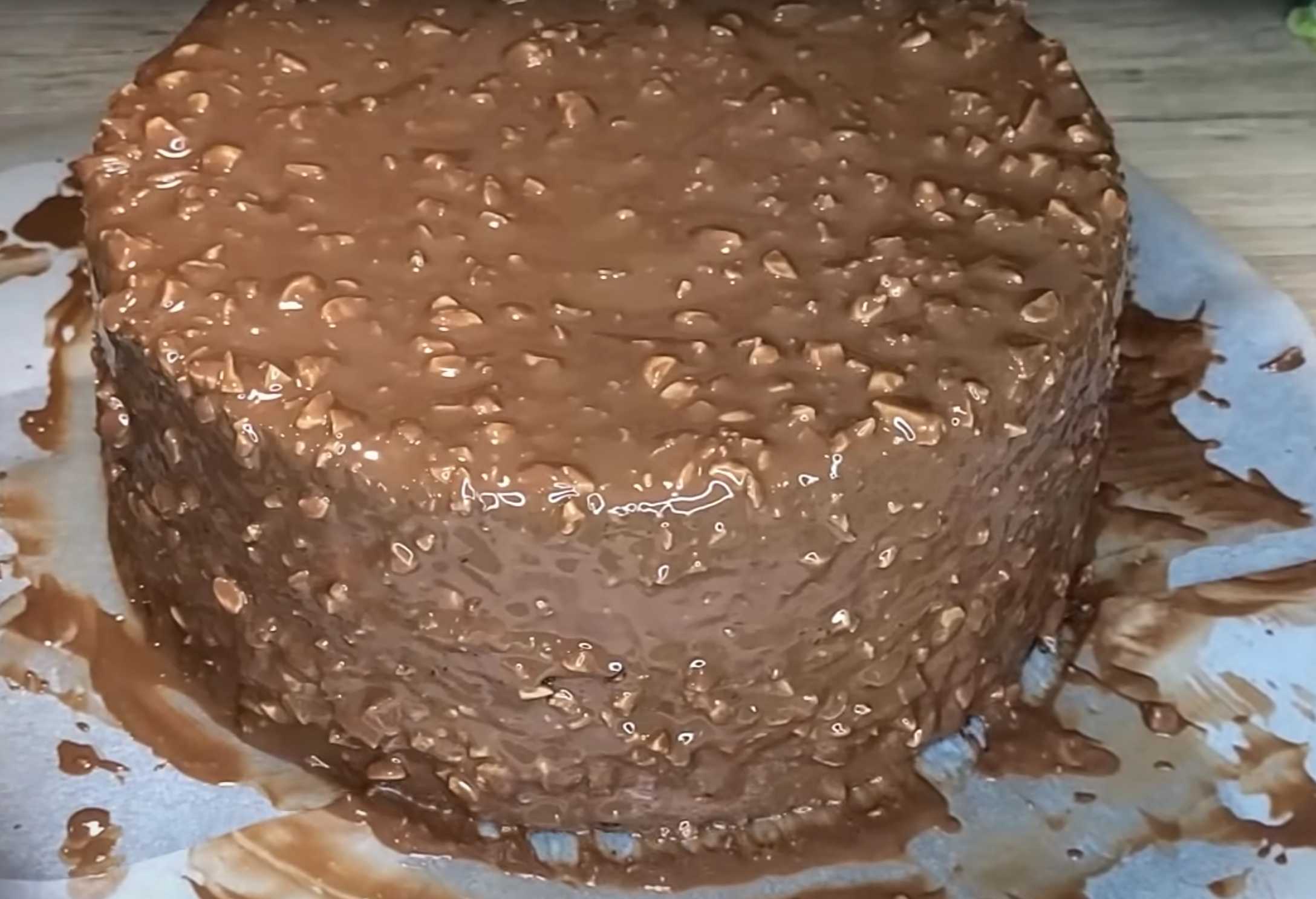 Gâteau Snickers au caramel et aux cacahuètes - Étape 19