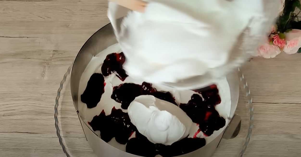 Gâteau feuilleté à la crème au yaourt - Étape 11