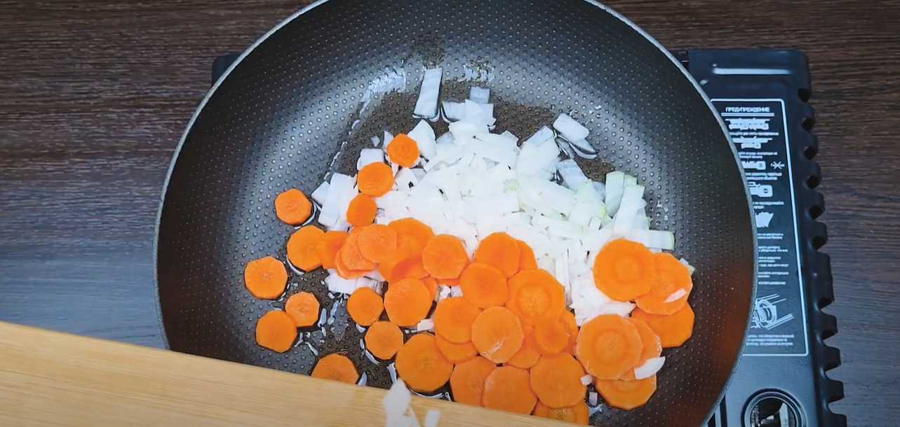 Soupe classique de boulettes de viande et nouilles - Étape 7