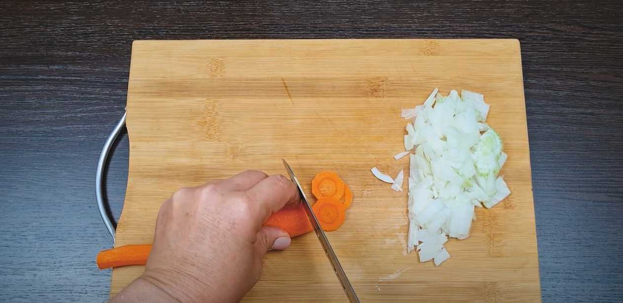 Soupe classique de boulettes de viande et nouilles - Étape 6