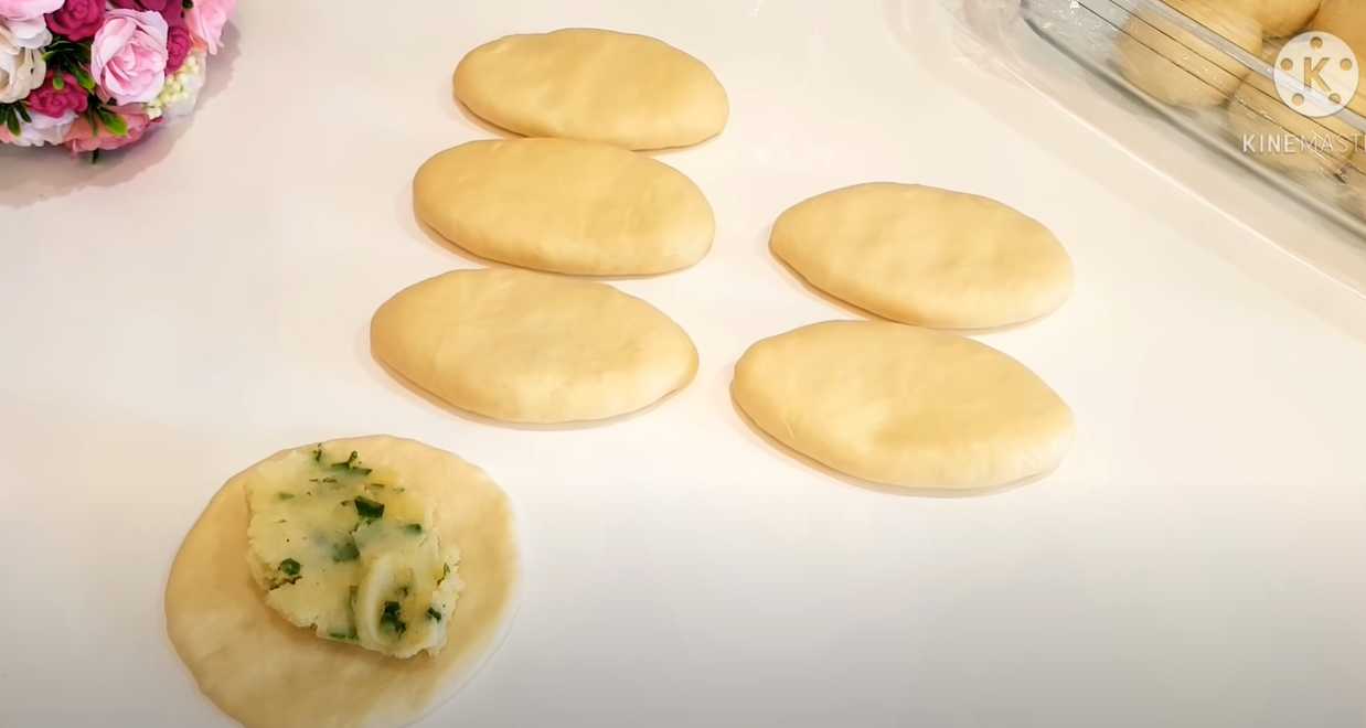 Beignets frits aux œufs et aux oignons verts sur kéfir - Étape 3