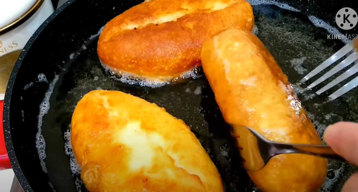 Beignets frits aux œufs et aux oignons verts sur kéfir - Étape 4