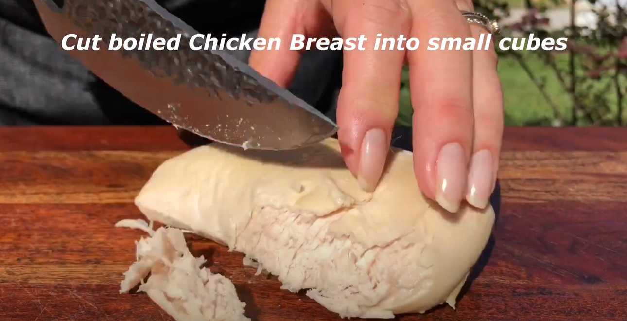 Salade du Nouvel An au poulet et aux fruits - Étape 1