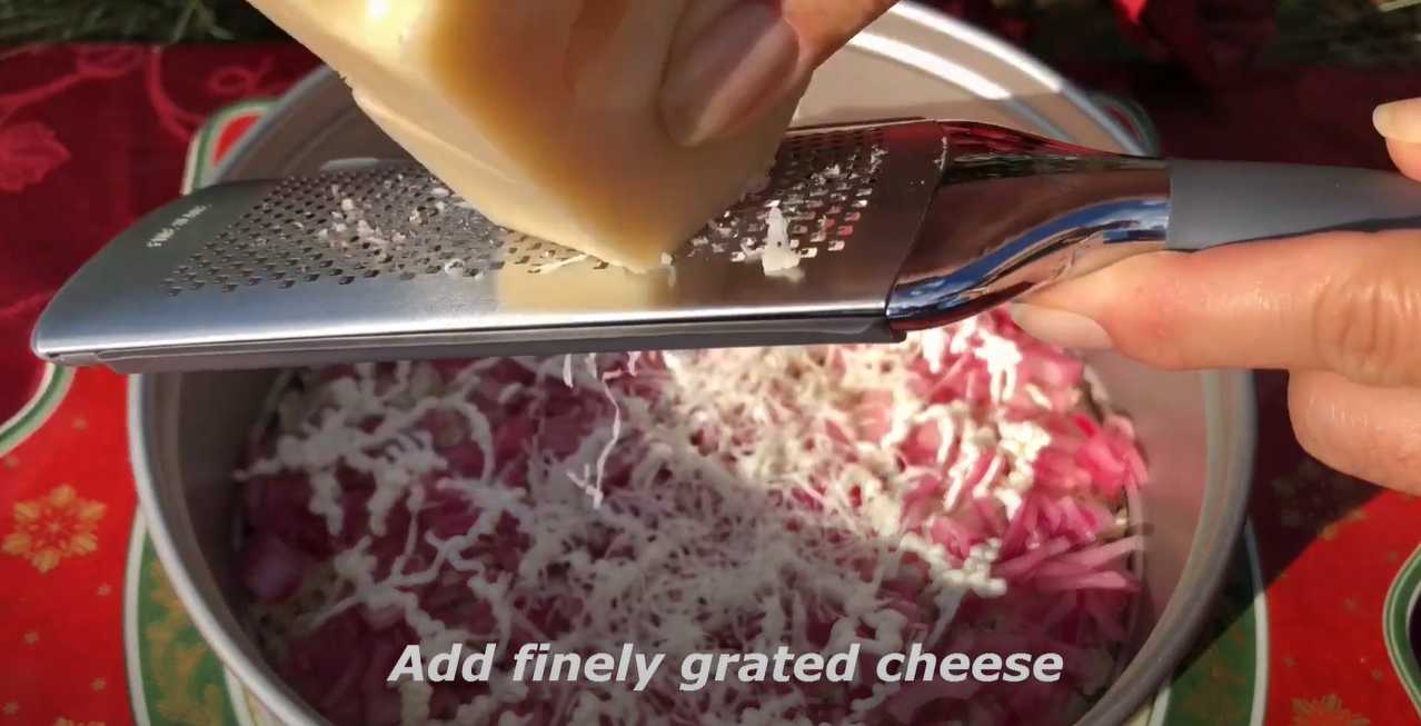 Salade du Nouvel An au poulet et aux fruits - Étape 10