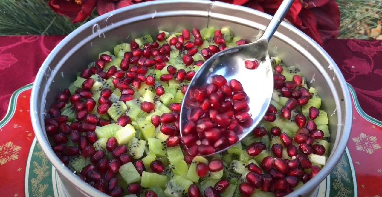 Salade du Nouvel An au poulet et aux fruits - Étape 15