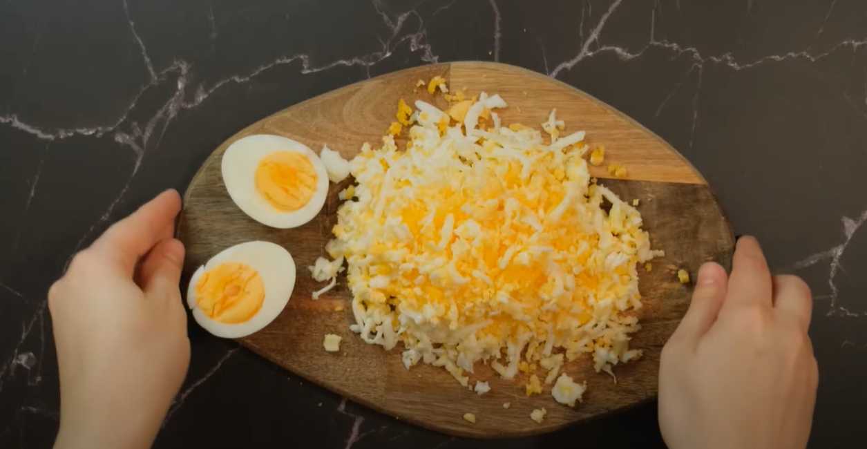 Salade d'œufs, d'oranges et de pommes - Étape 6