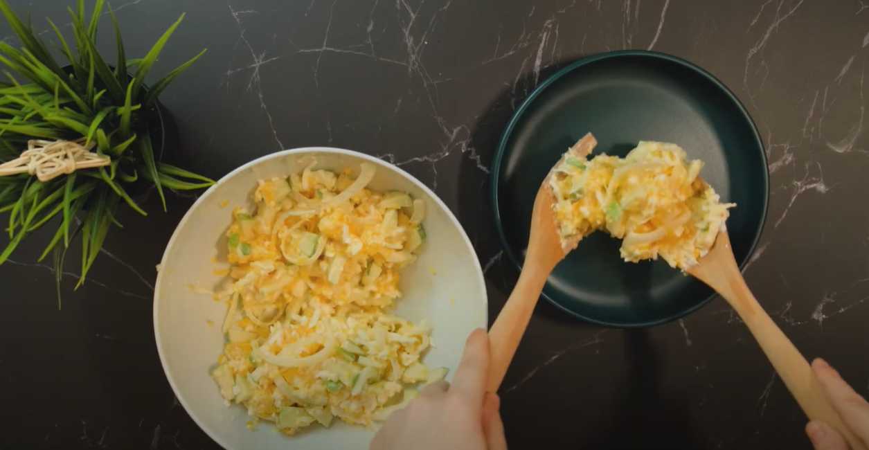 Salade d'œufs, d'oranges et de pommes - Étape 12