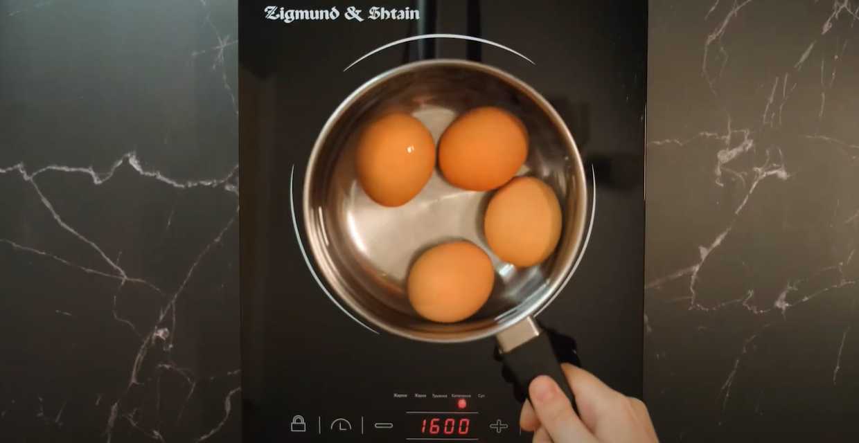 Salade d'œufs, d'oranges et de pommes - Étape 5