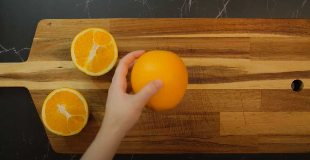 Salade d'œufs, d'oranges et de pommes - Étape 8