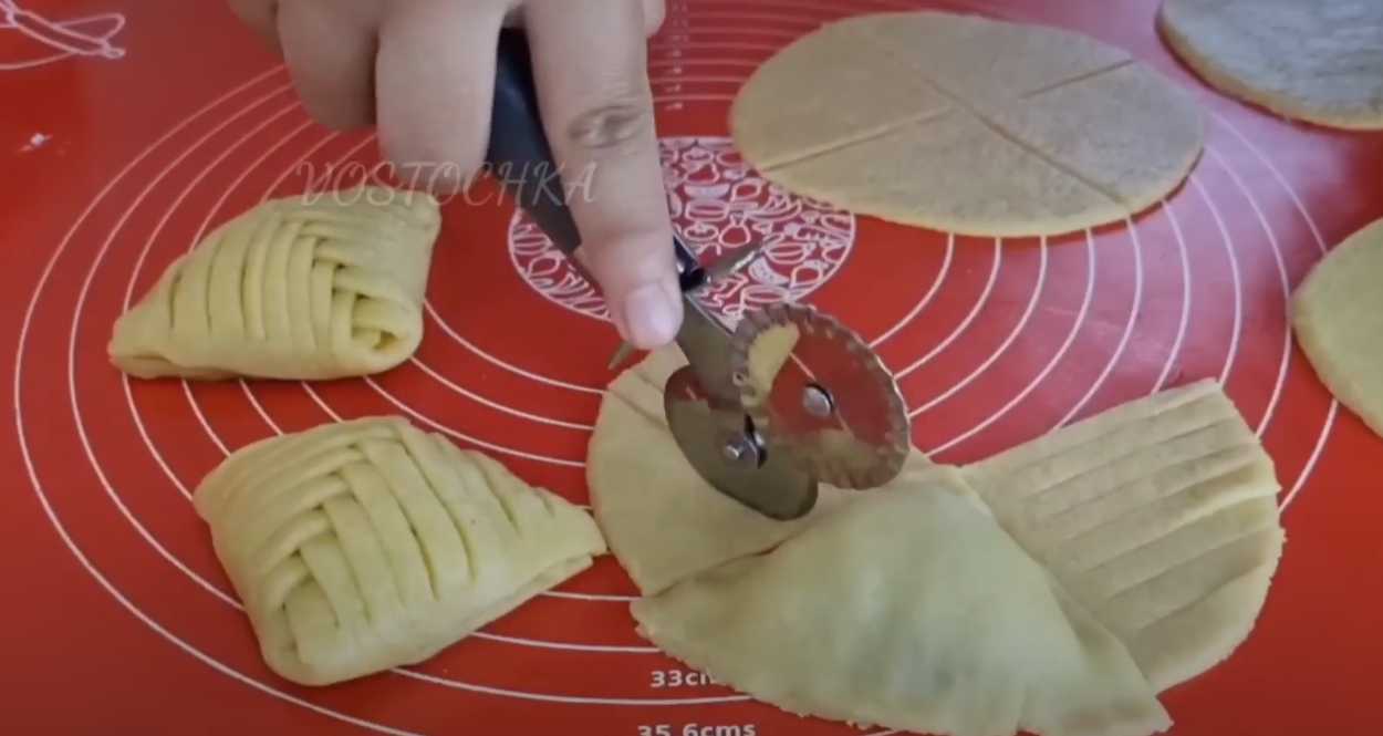 Tartes tressées aux pommes et aux noix - Étape 12