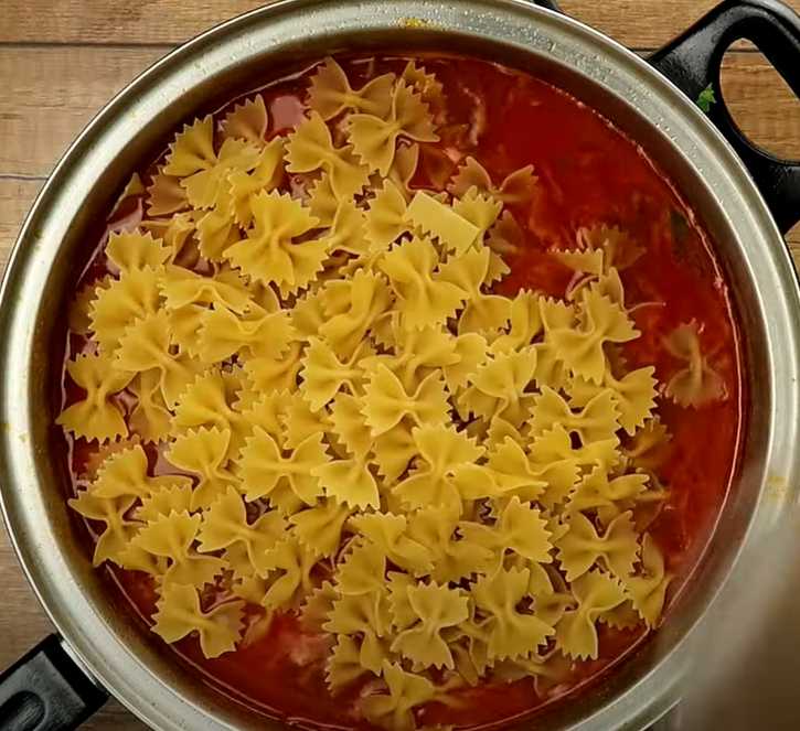 Pâtes à la viande et à la sauce tomate - Étape 11