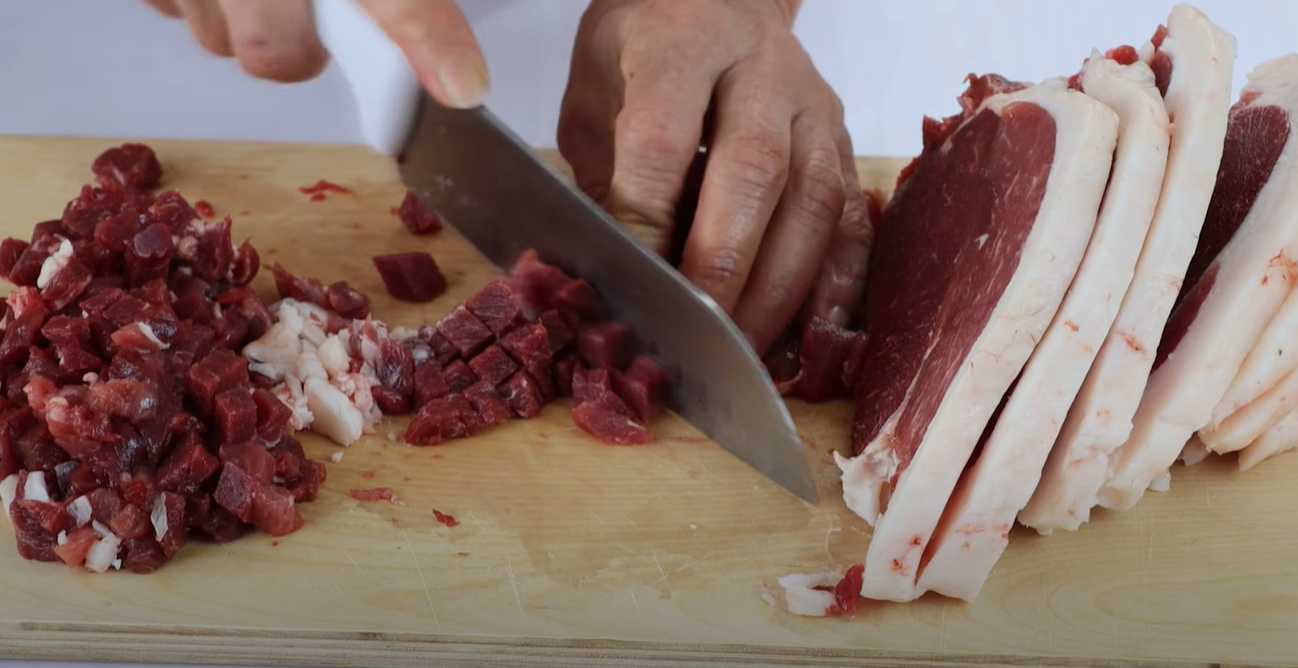 Tarte tatare à la viande et aux pommes de terre Zur Belish - Étape 1