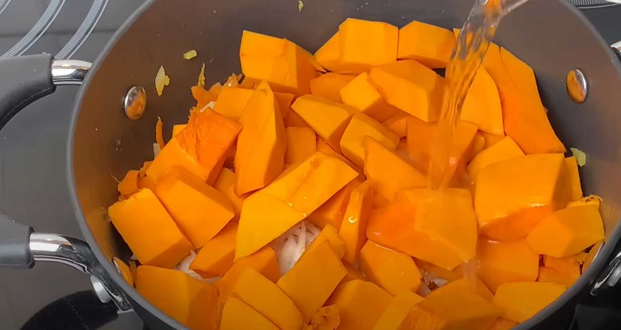 Soupe classique au potiron, à la crème et aux pommes de terre - Étape 6