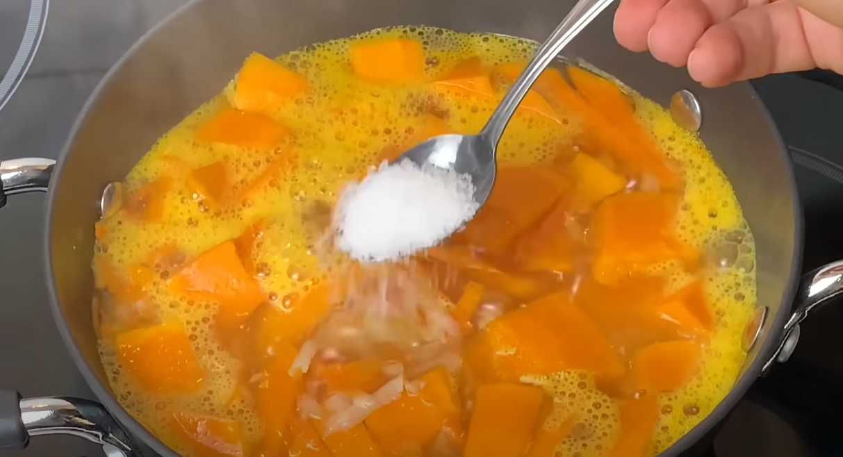 Soupe classique au potiron, à la crème et aux pommes de terre - Étape 8
