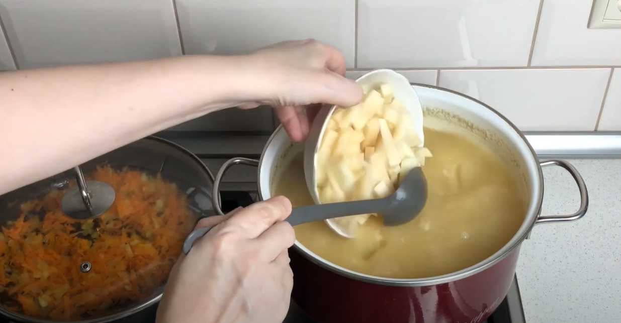 Soupe classique aux pois cassés et aux côtes fumées - Étape 10