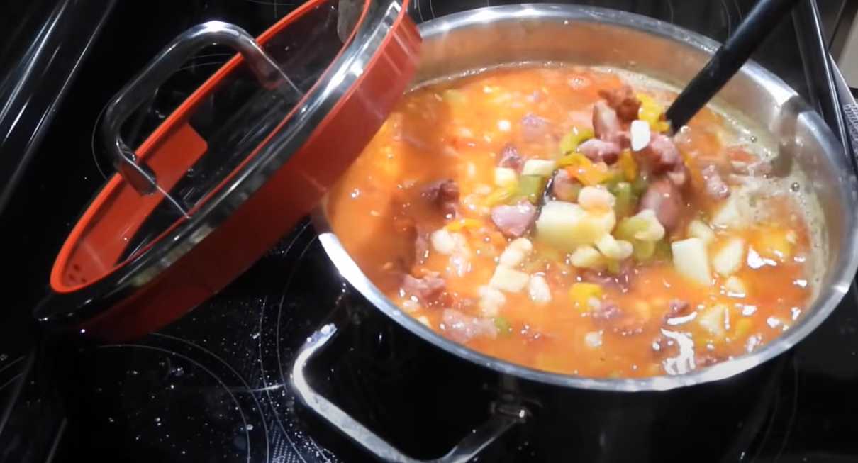 Soupe classique aux haricots et à la viande - Étape 11