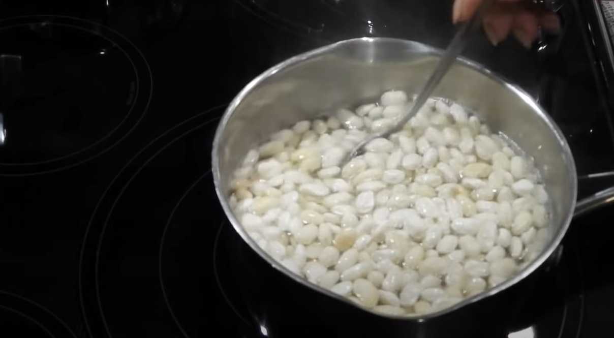 Soupe classique aux haricots et à la viande - Étape 2