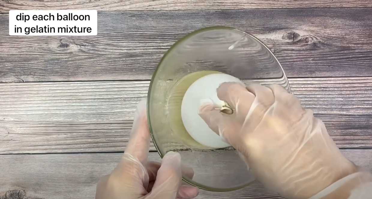 Cupcakes de Noël en forme de ballons - Étape 4