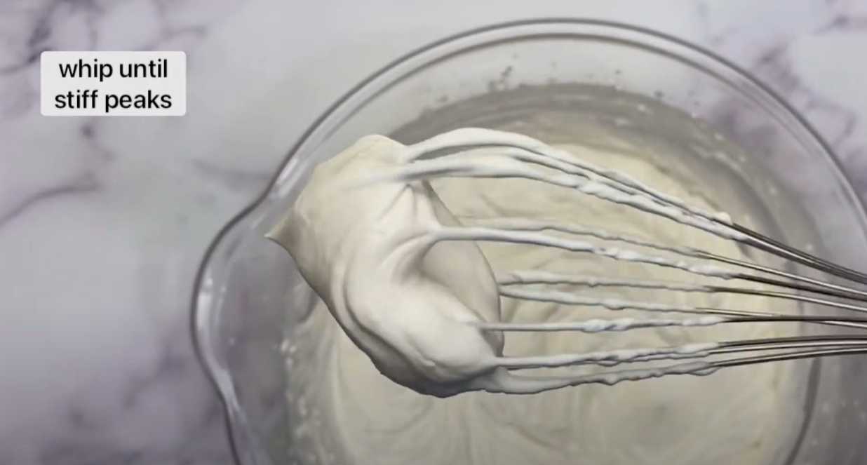 Cupcakes de Noël en forme de ballons - Étape 15