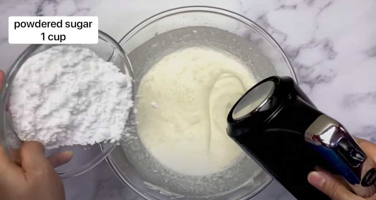 Cupcakes de Noël en forme de ballons - Étape 14