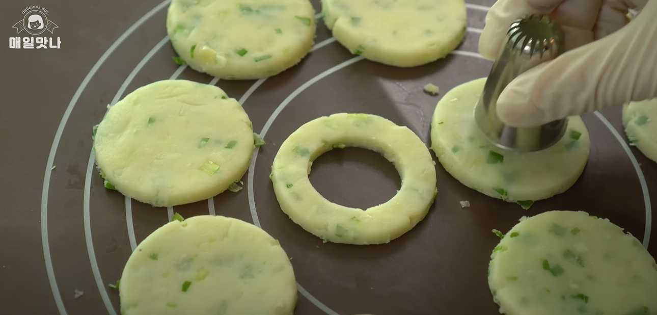 Rondelles de pommes de terre croustillantes à l'ail - Étape 14
