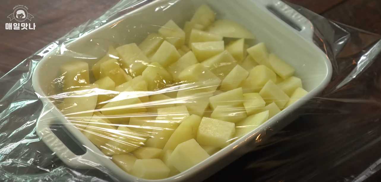 Rondelles de pommes de terre croustillantes à l'ail - Étape 1