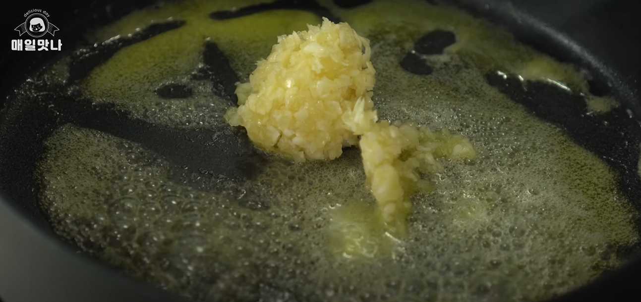 Rondelles de pommes de terre croustillantes à l'ail - Étape 6