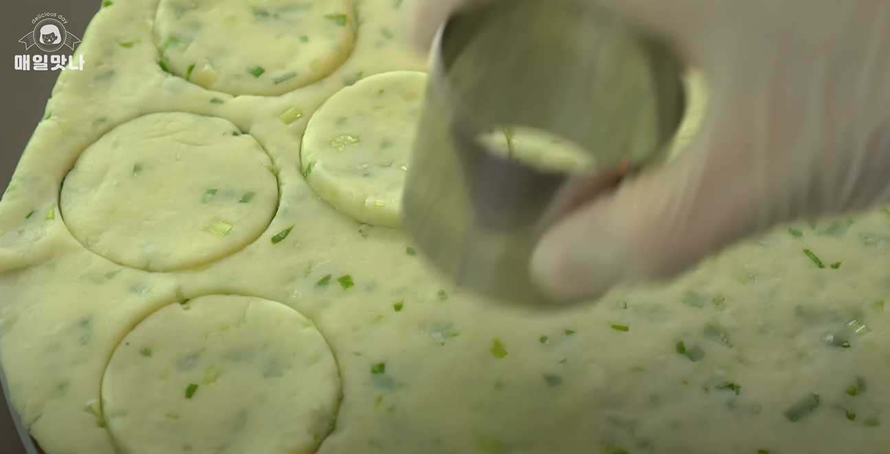 Rondelles de pommes de terre croustillantes à l'ail - Étape 13