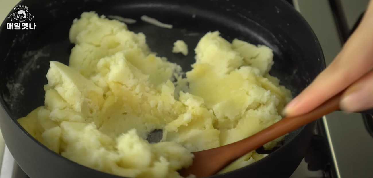 Rondelles de pommes de terre croustillantes à l'ail - Étape 9