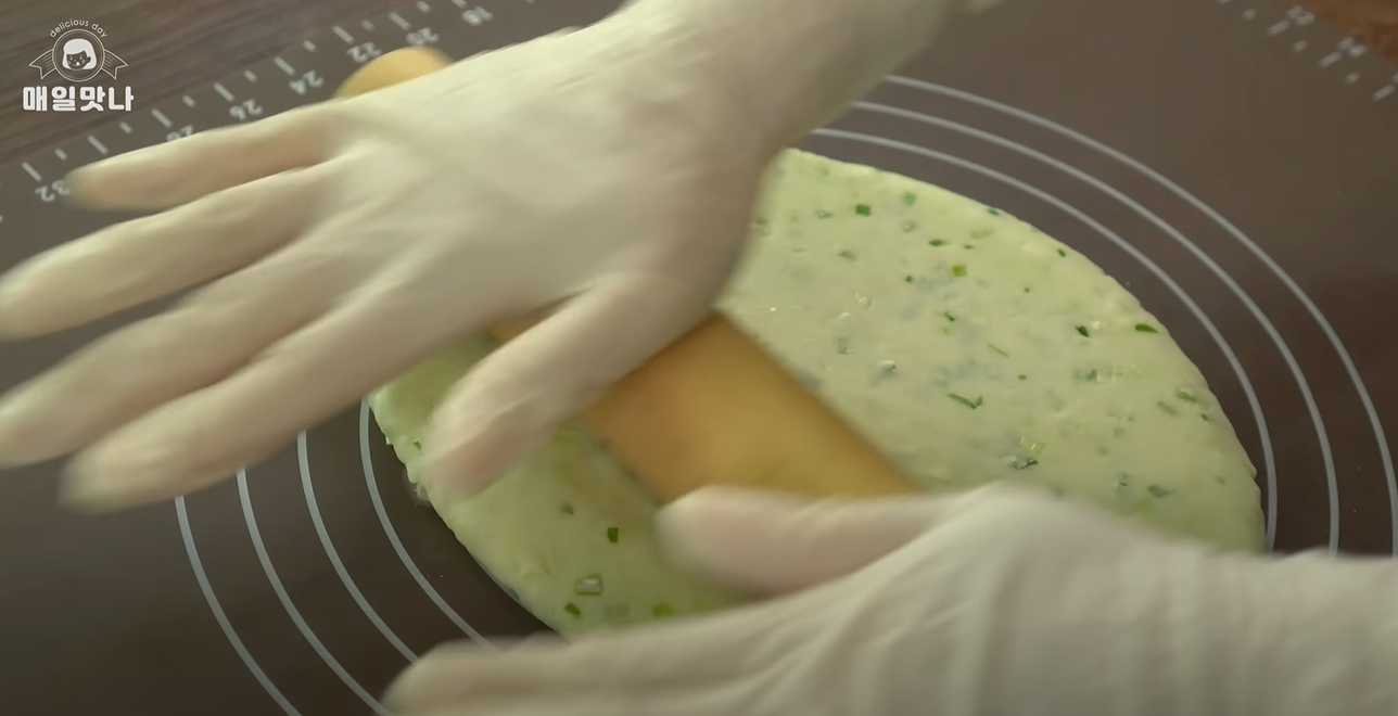 Rondelles de pommes de terre croustillantes à l'ail - Étape 12