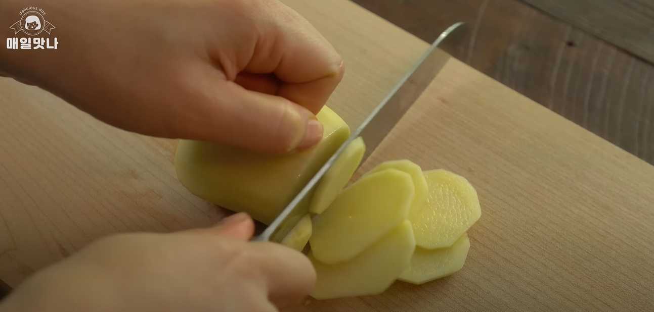 Pommes de terre au four en sauce crémeuse - Étape 1