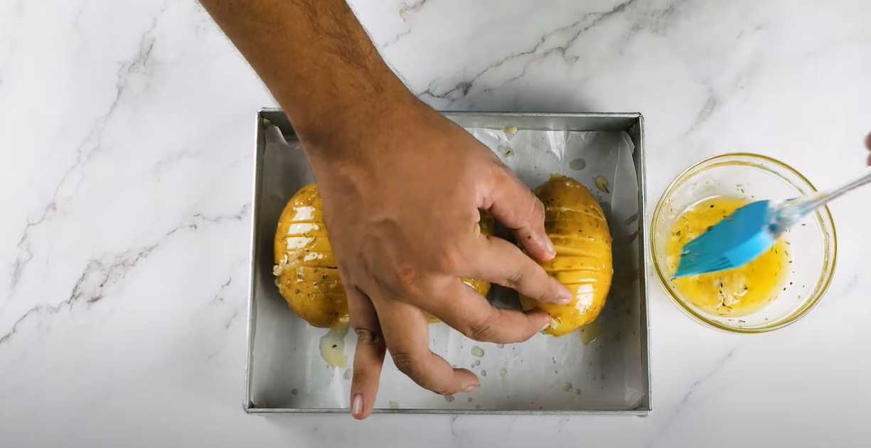 Pommes de terre Hasselback au four - Étape 5