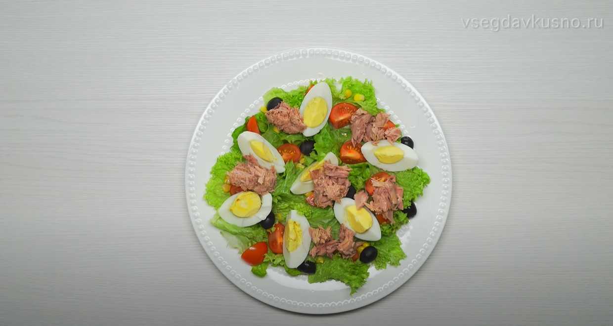 Salade niçoise classique au thon et au maïs - Étape 7