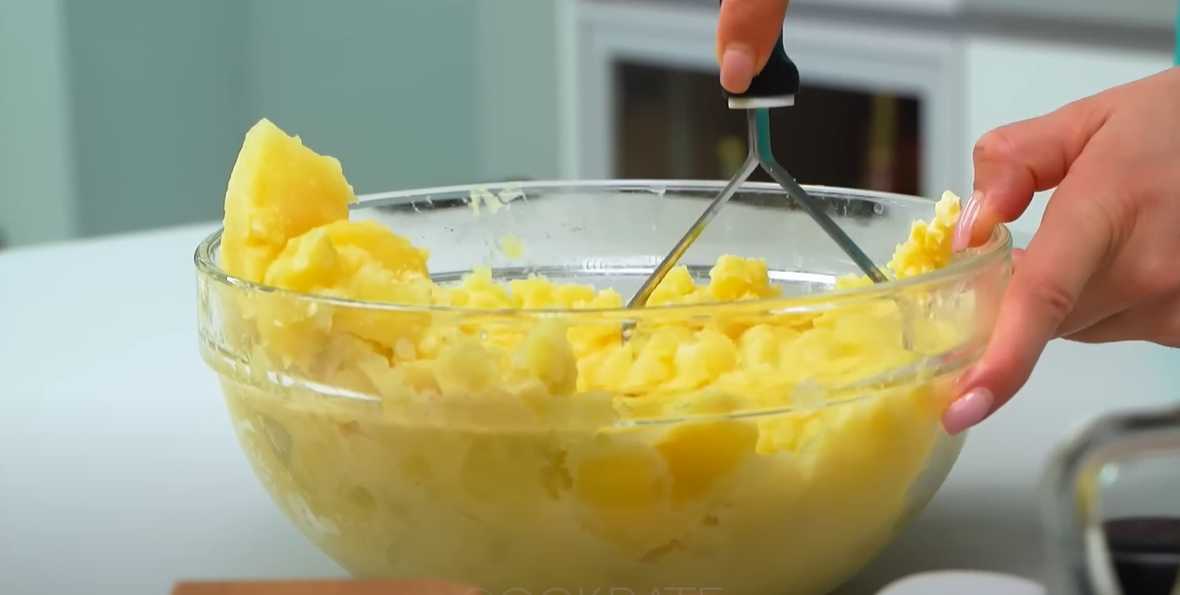 Boulettes de viande sur un lit de pommes de terre - Étape 3