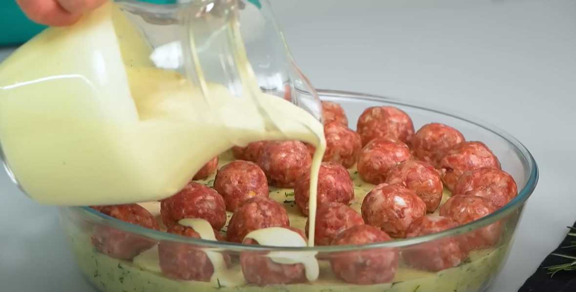 Boulettes de viande sur un lit de pommes de terre - Étape 10