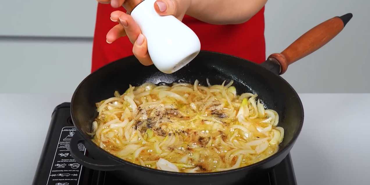 Poulet frit aux champignons et aux oignons - Étape 7