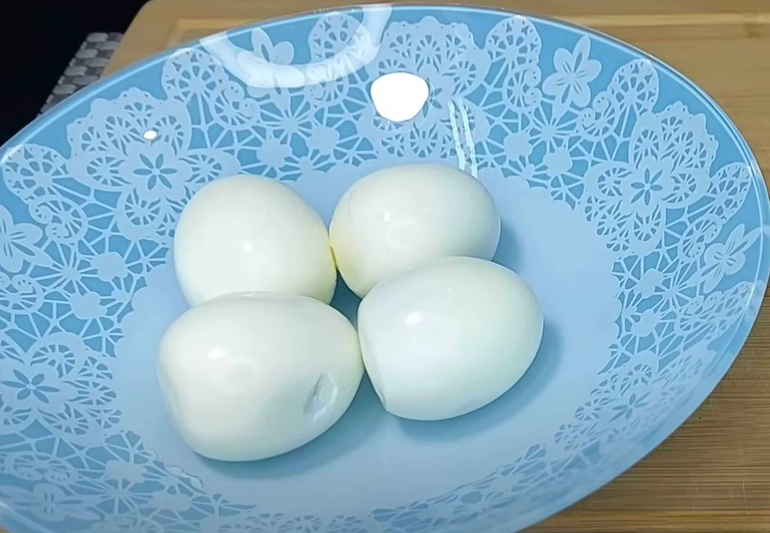 Salade de chrysanthèmes aux frites et aux champignons - Étape 1