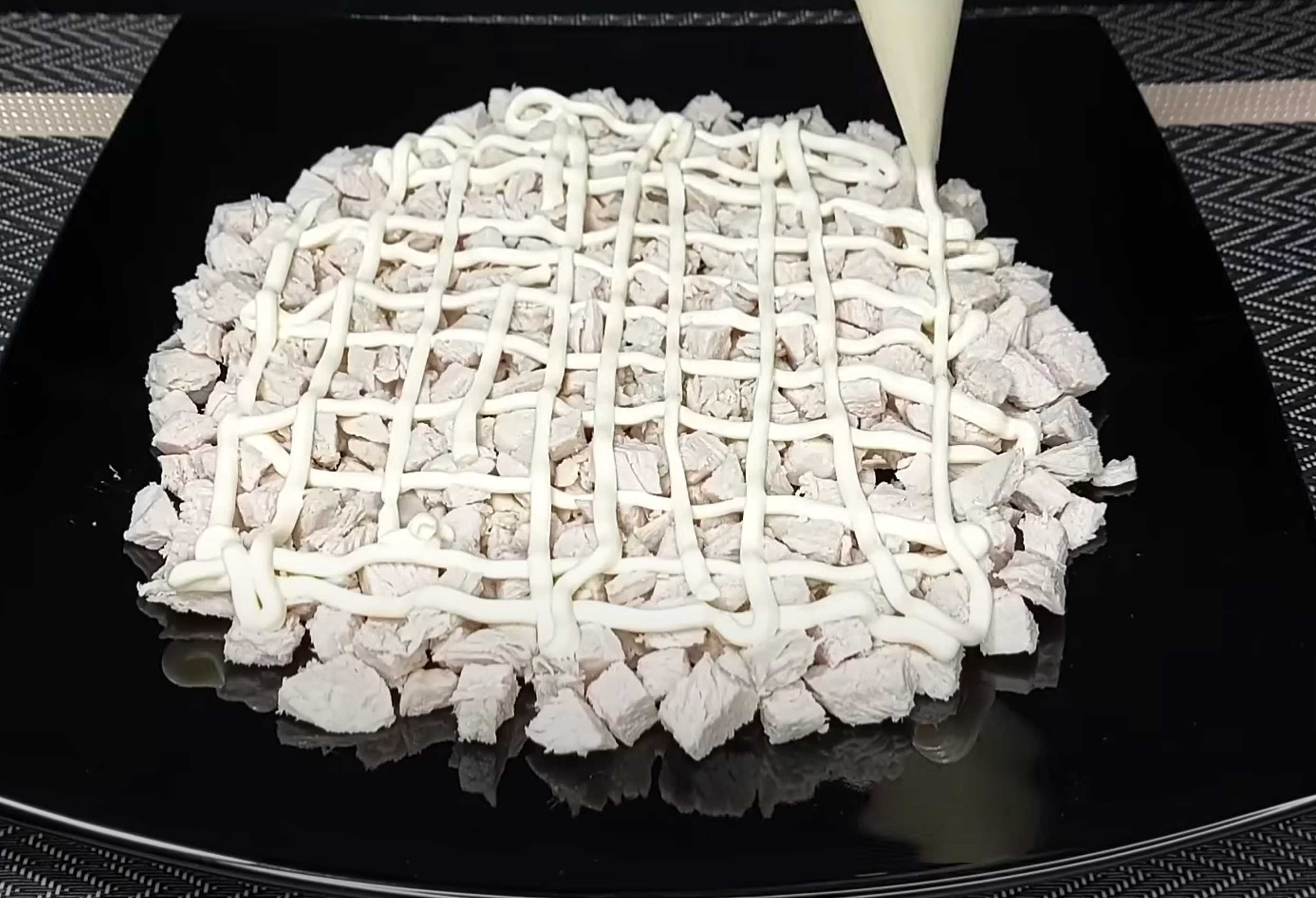 Salade de chrysanthèmes aux frites et aux champignons - Étape 4